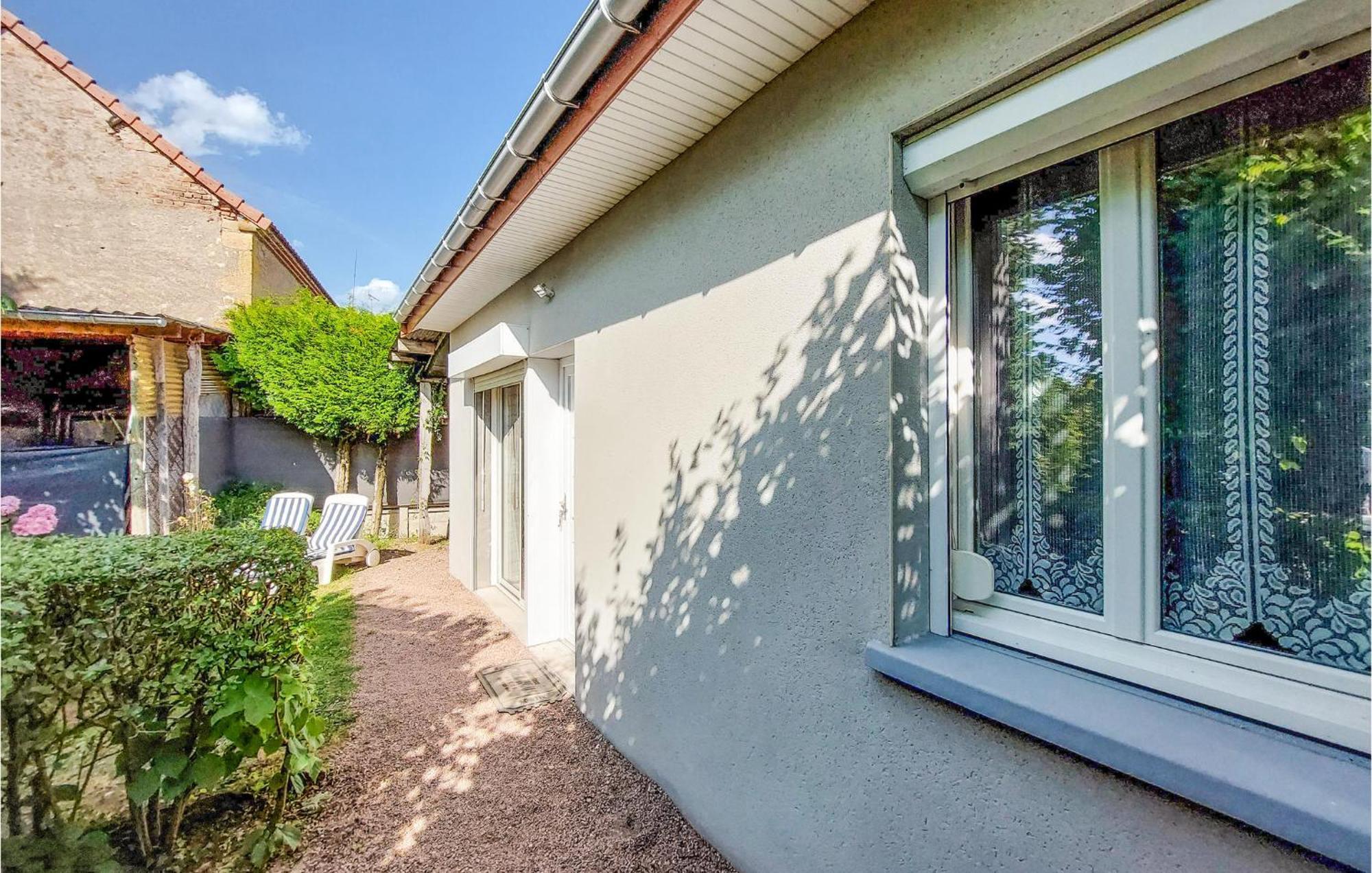 Gorgeous Home In Molinet With Wifi Buitenkant foto