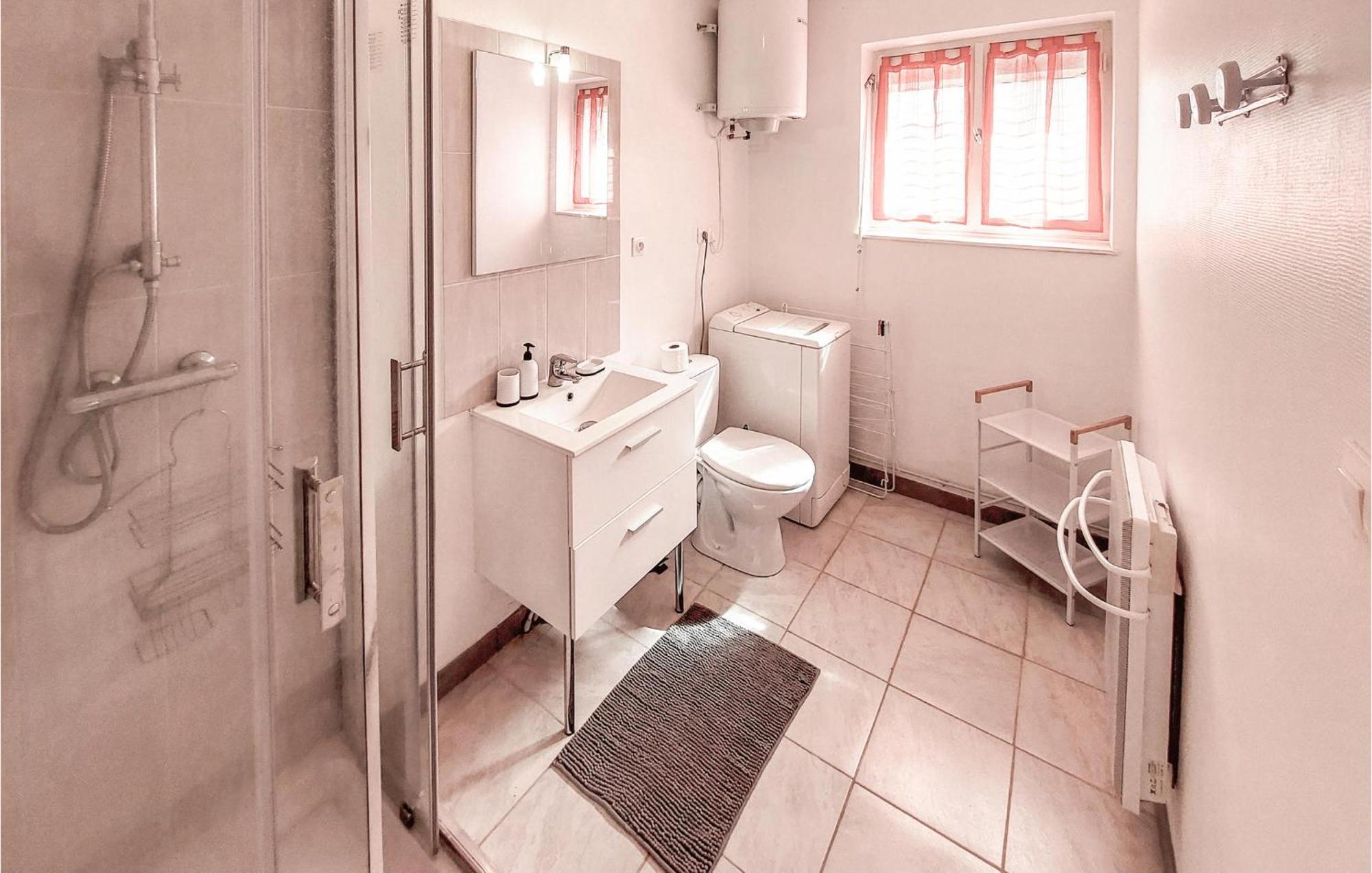 Gorgeous Home In Molinet With Wifi Buitenkant foto